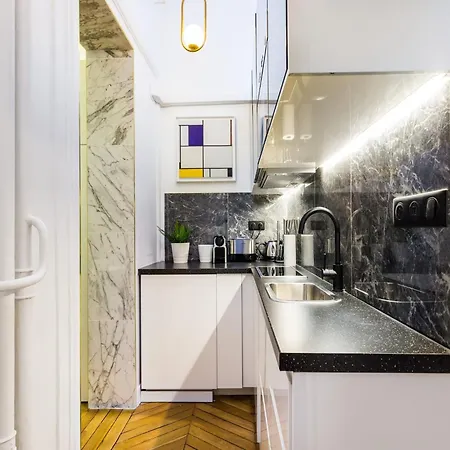 Moderne - 1br 4p - Champs-elysees Paris